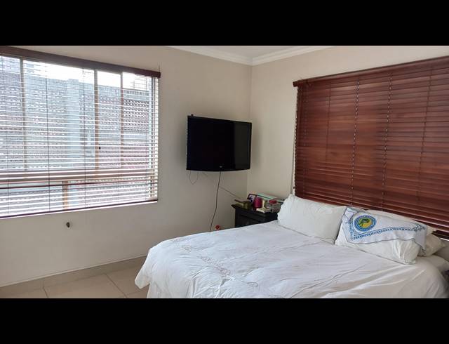 2.5 BEDROOM APARTMENT FOR SALE IN ESPLANADE